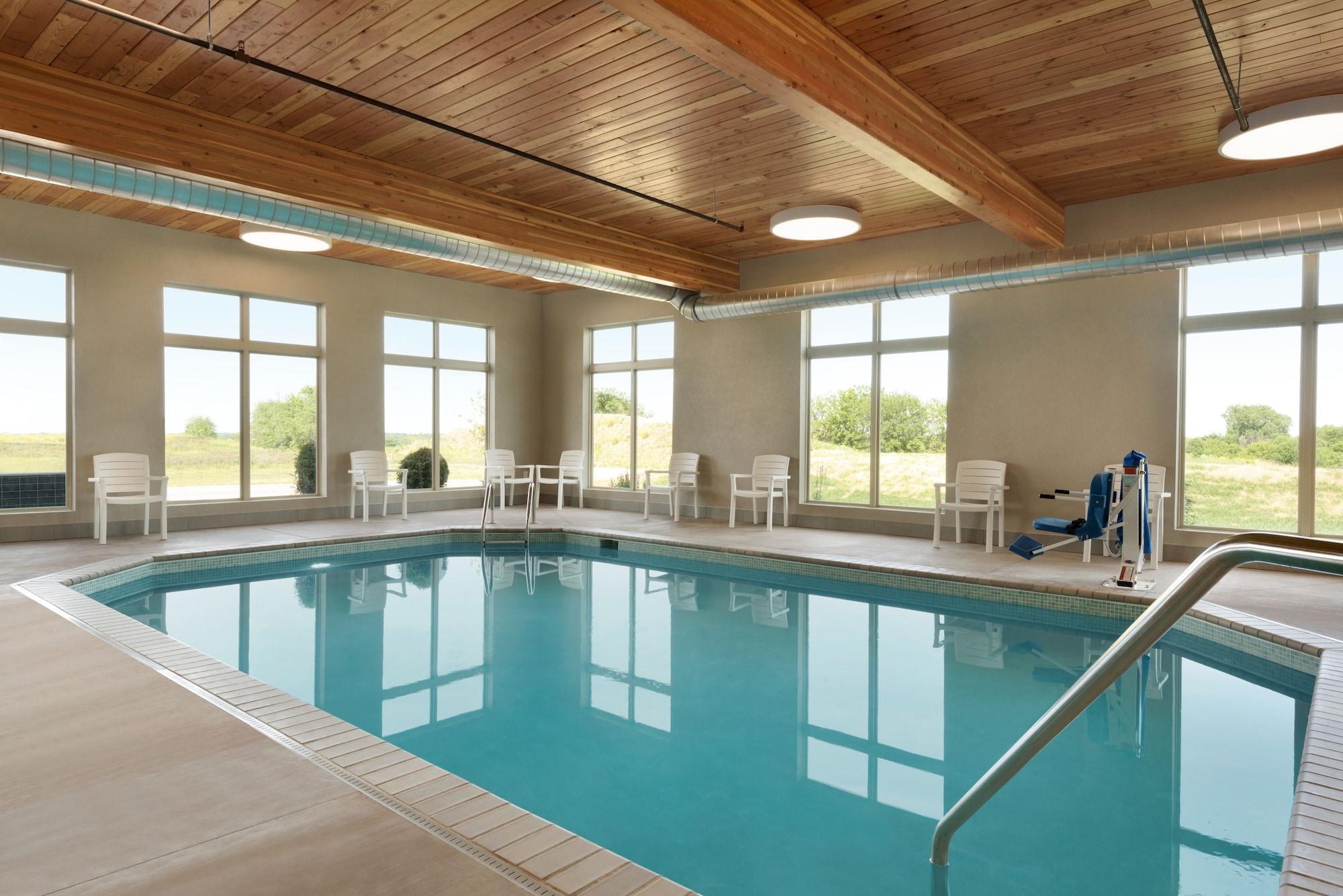 Country Inn & Suites By Radisson, Indianola, Ia Luaran gambar
