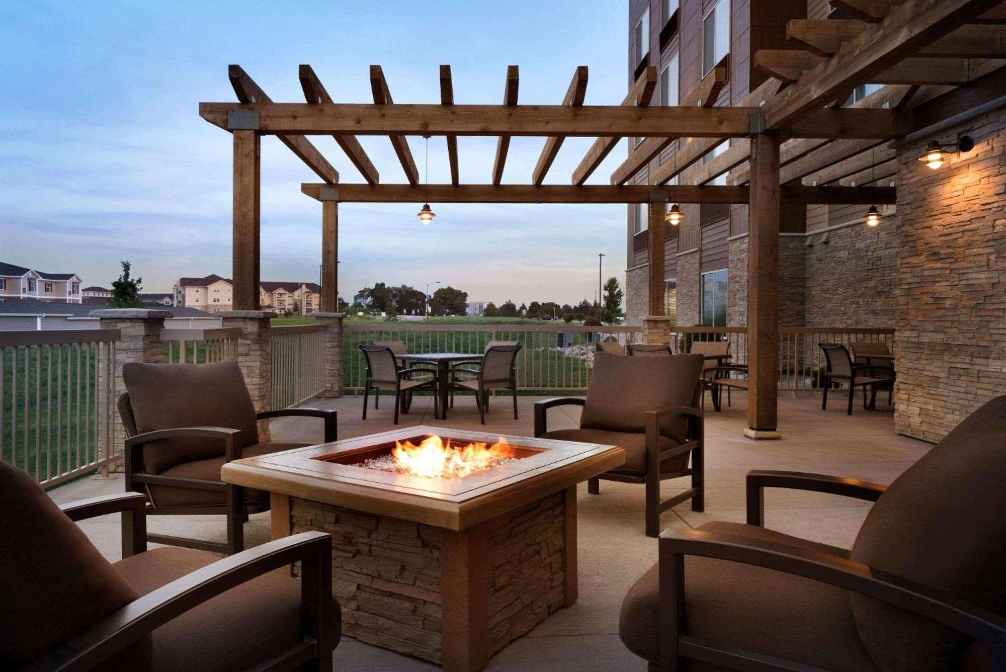 Country Inn & Suites By Radisson, Indianola, Ia Luaran gambar