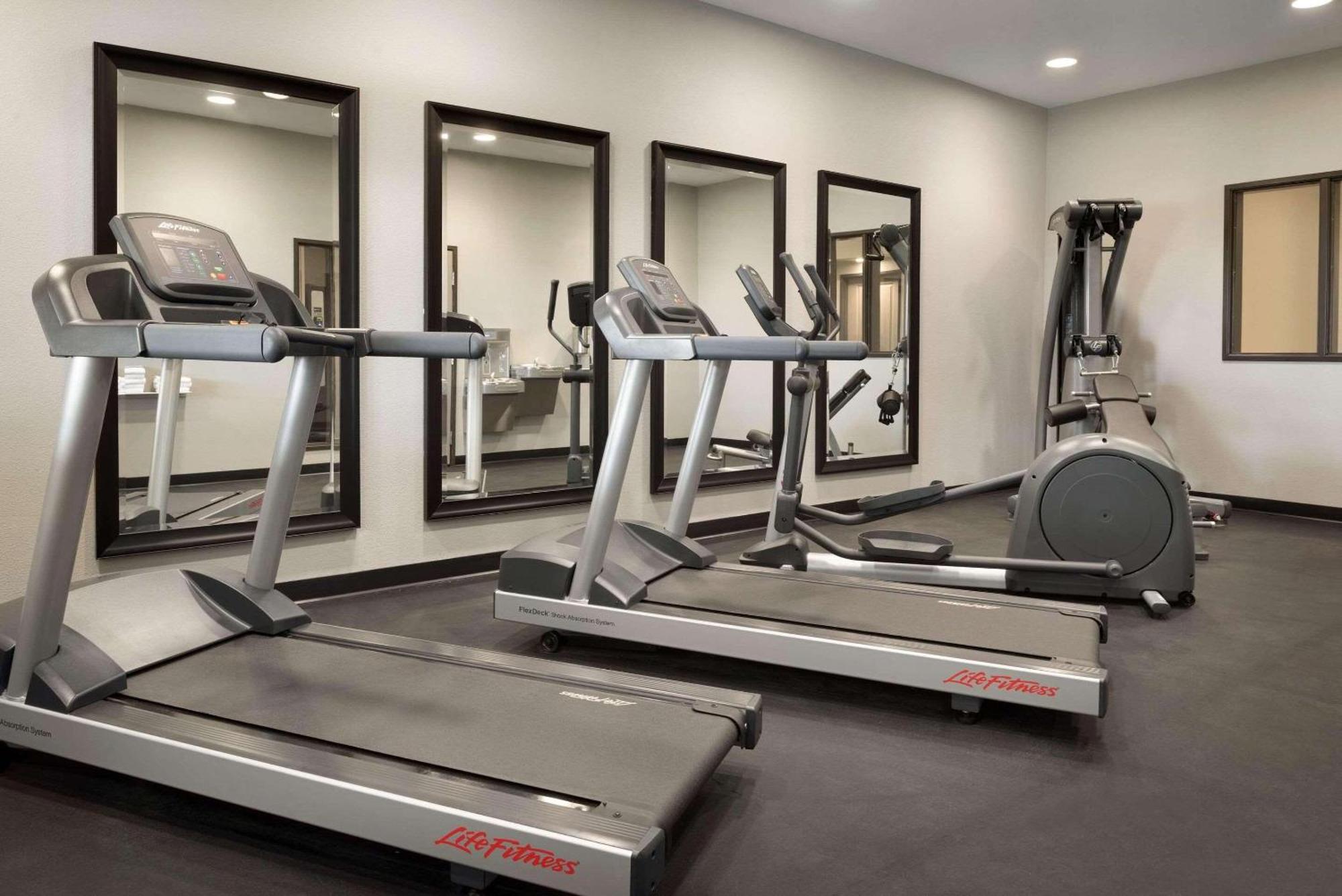 Country Inn & Suites By Radisson, Indianola, Ia Luaran gambar