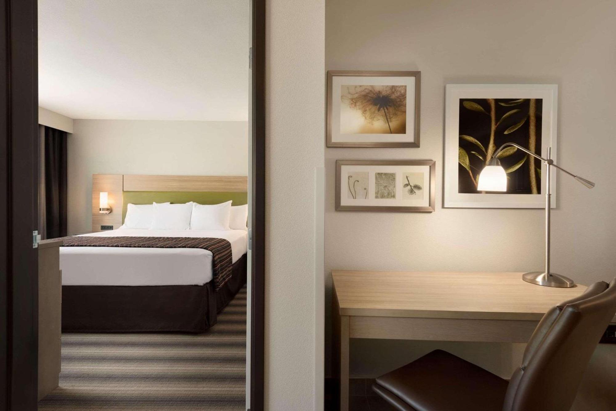 Country Inn & Suites By Radisson, Indianola, Ia Luaran gambar