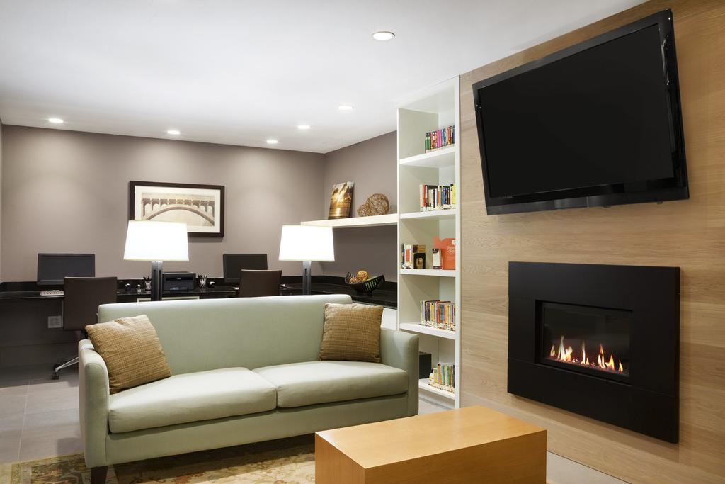 Country Inn & Suites By Radisson, Indianola, Ia Luaran gambar