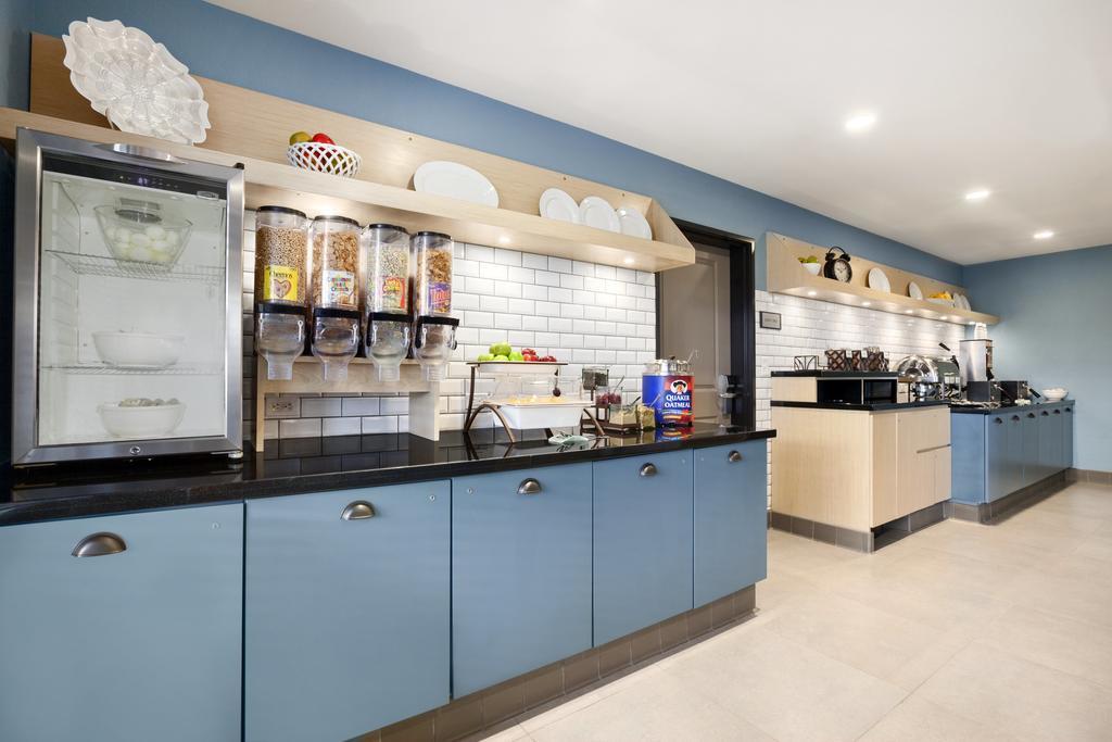 Country Inn & Suites By Radisson, Indianola, Ia Luaran gambar