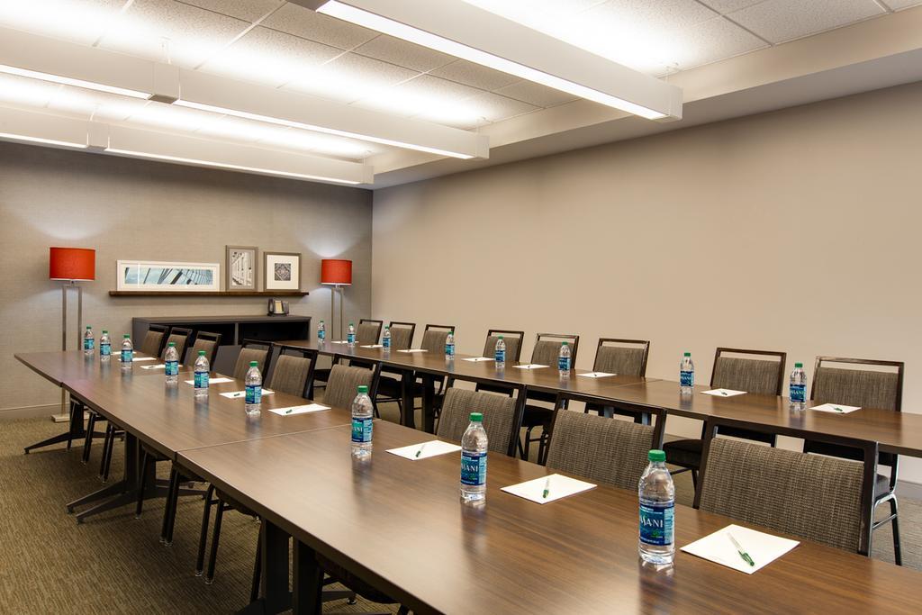 Country Inn & Suites By Radisson, Indianola, Ia Luaran gambar